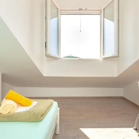 Golden View - Free Parking Apartman *